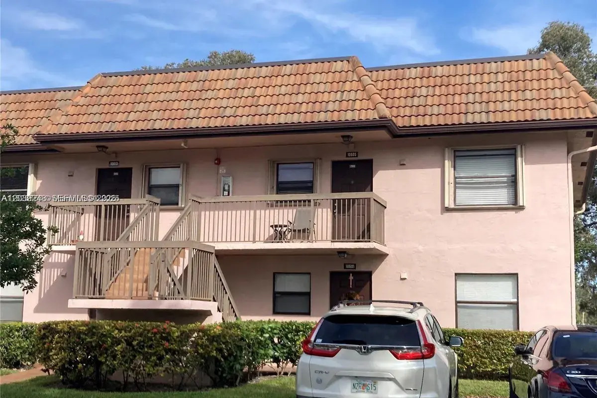 10605 NW 11 St # 206, Hollywood FL 33026
