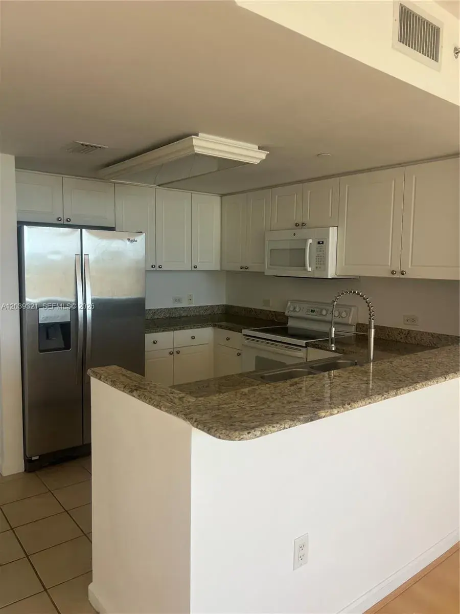 1 bedroom 1 bath Residential Lease for rent at 19501 W Country Club Dr # 611, Aventura FL 33180