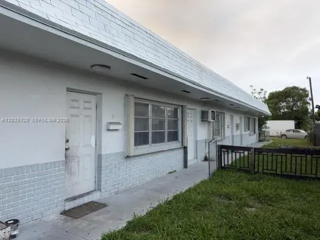 2128 Roosevelt St # 3, Hollywood FL 33020