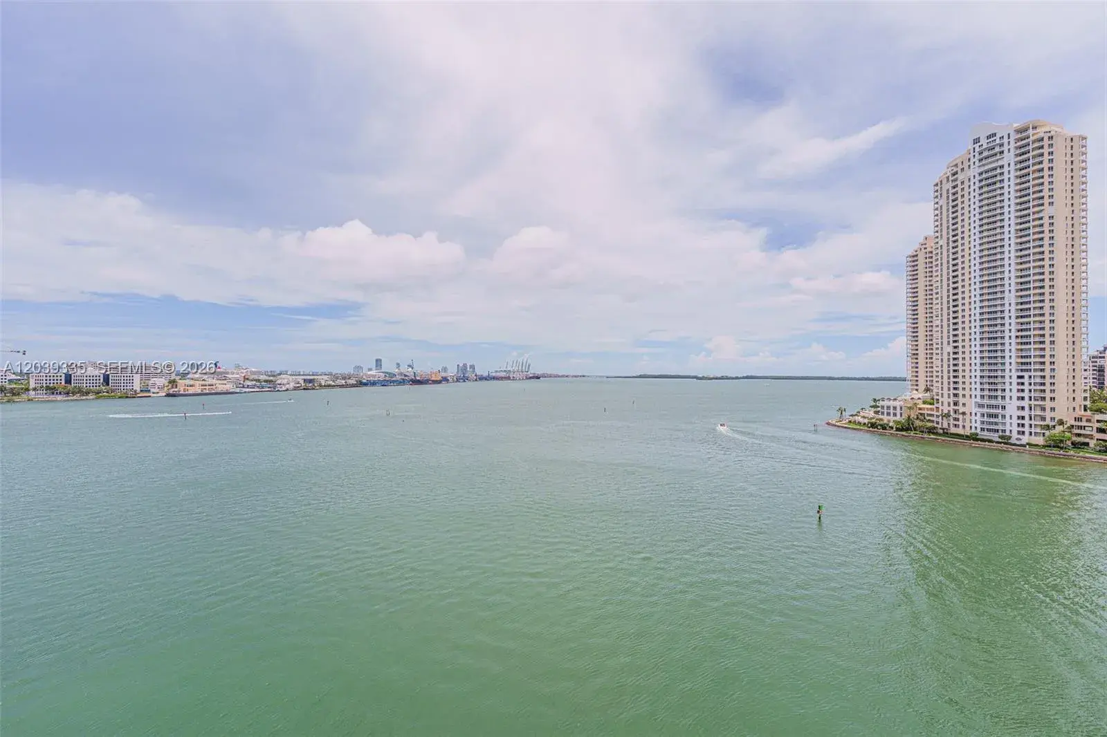 3 bedroom 2 bath Residential Lease for rent at 335 S Biscayne Blvd # 1009, Miami FL 33131