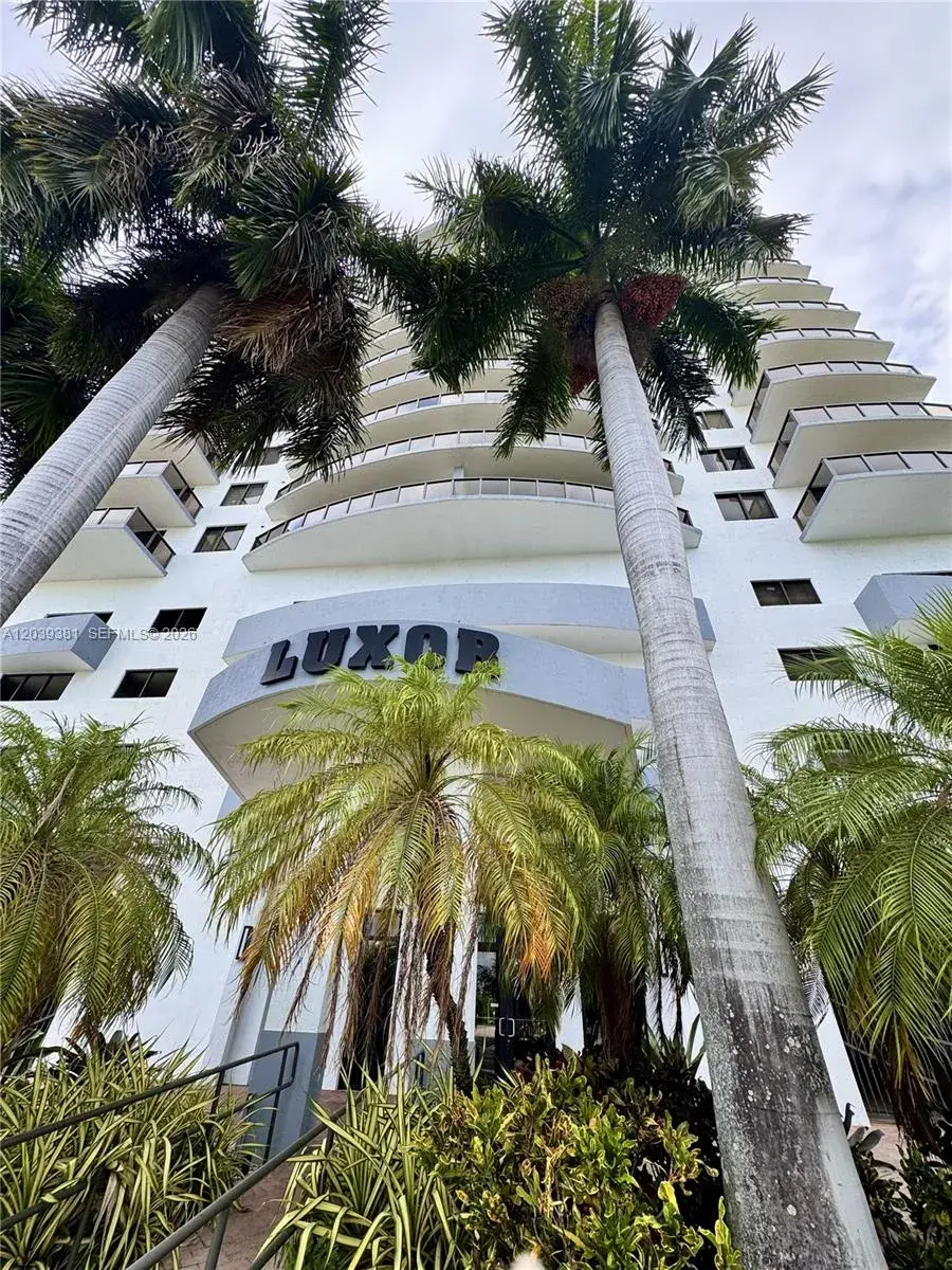 2 bedroom 2 bath Residential for sale at 2301 SW 27th Ave # 1500, Miami FL 33145