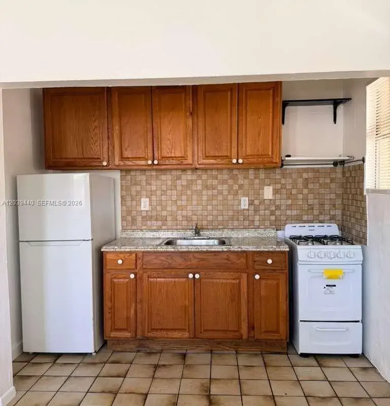 1844 Taft St # 5, Hollywood FL 33020