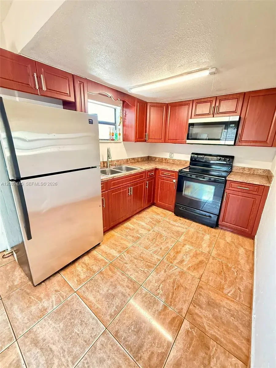 204 NW 28th Ave, Fort Lauderdale FL 33311