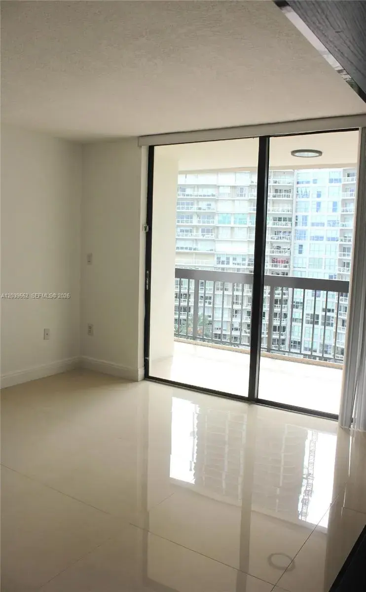 2333 Brickell Ave # 1004, Miami FL 33129