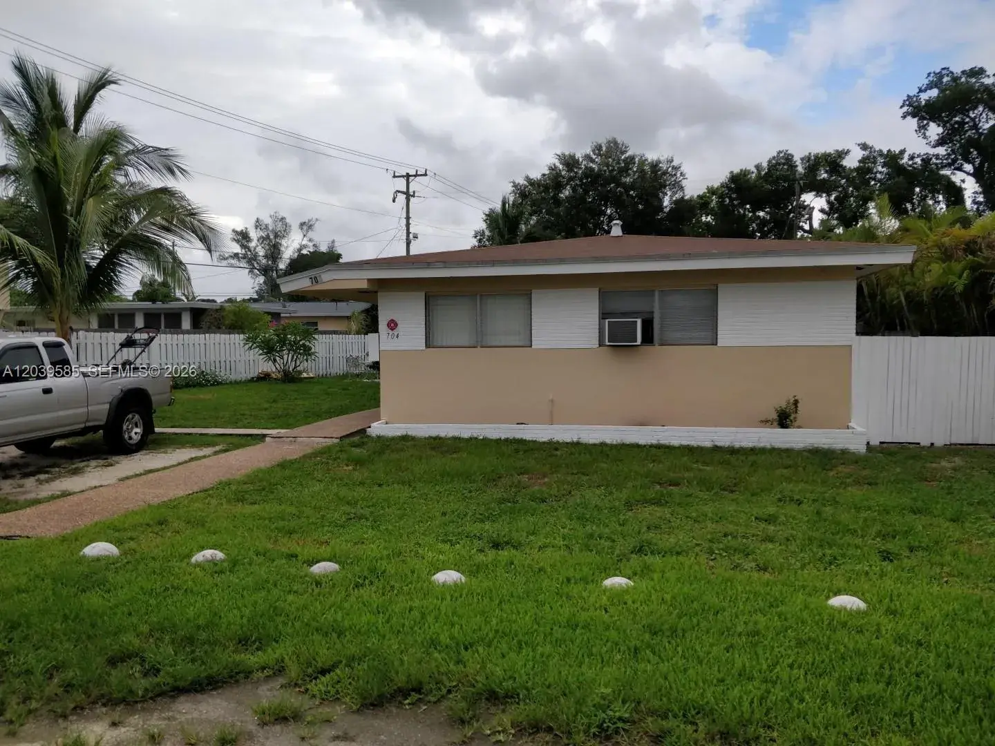 704 SE 21st St # 4, Fort Lauderdale FL 33316