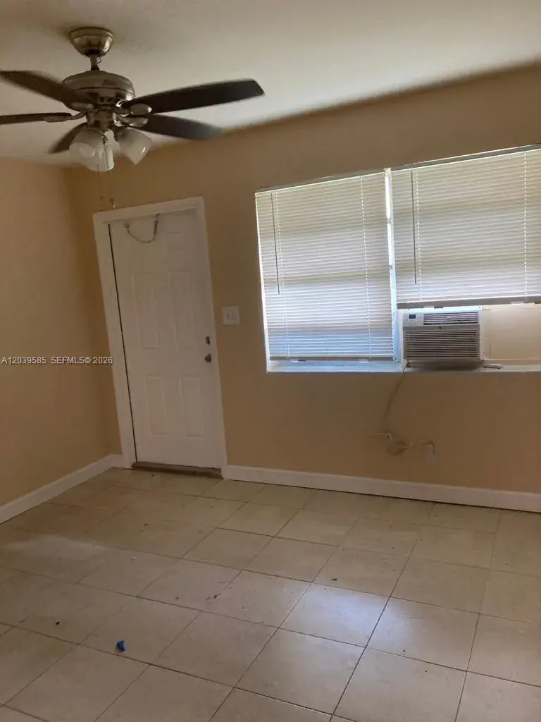 704 SE 21st St # 4, Fort Lauderdale FL 33316