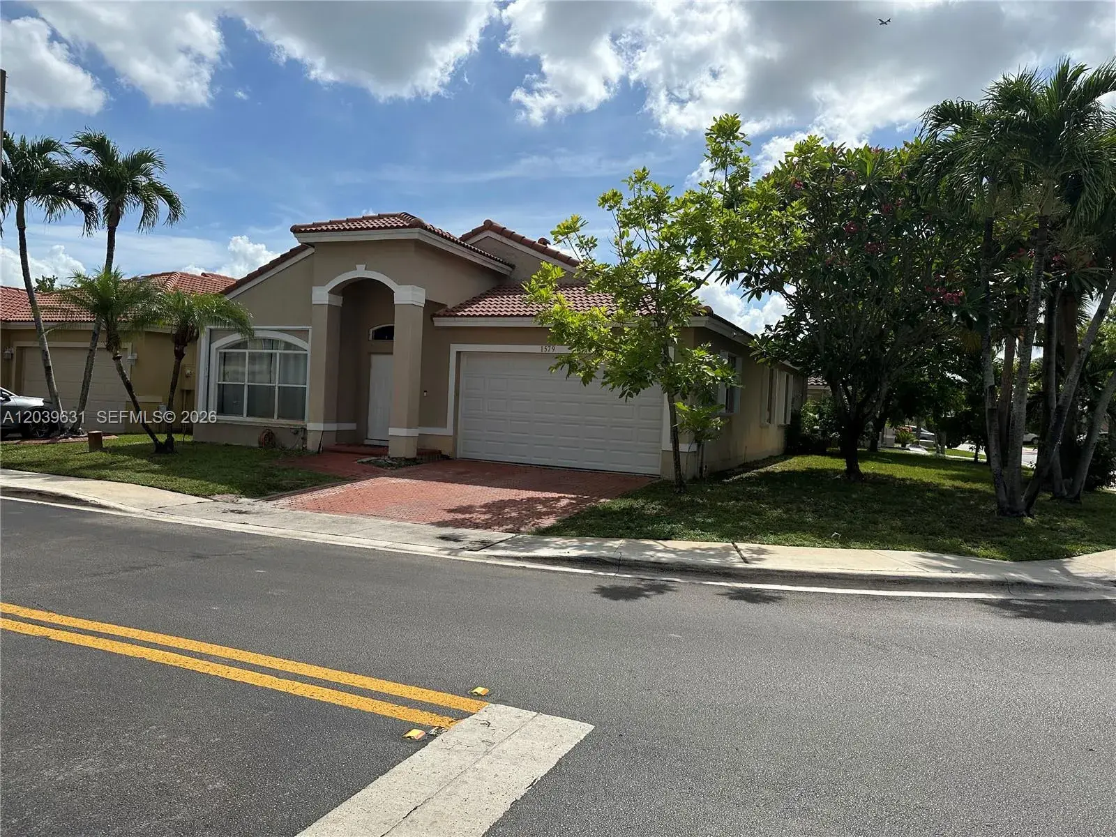 1579 SW 105th Ave, Pembroke Pines FL 33025