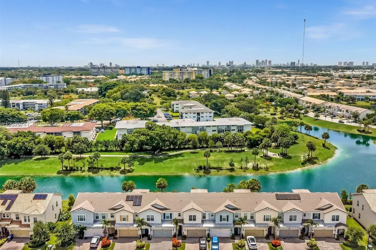 1183 Eucalyptus Dr, Hollywood FL 33021