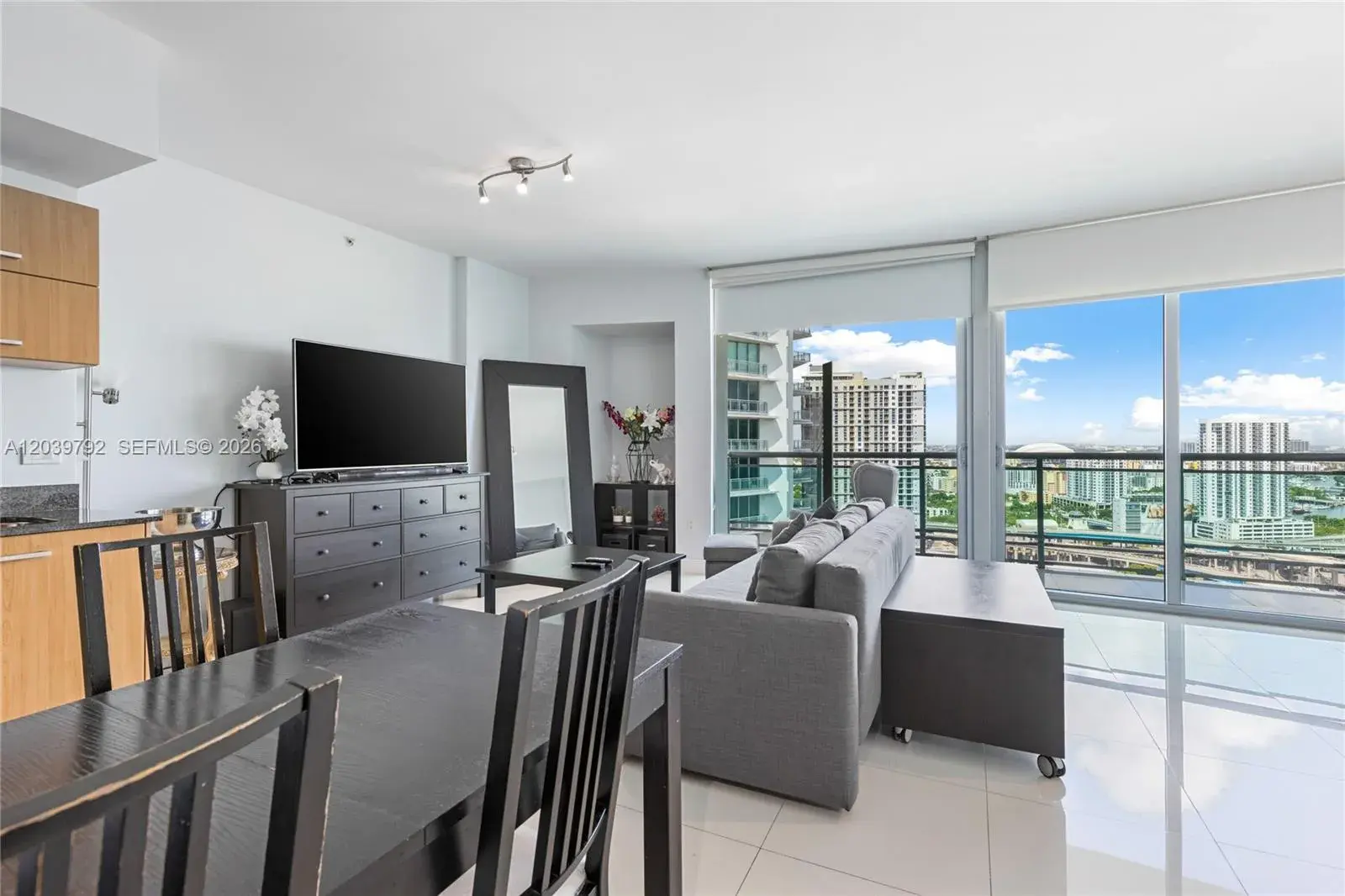 350 S Miami Ave # 2815, Miami FL 33130