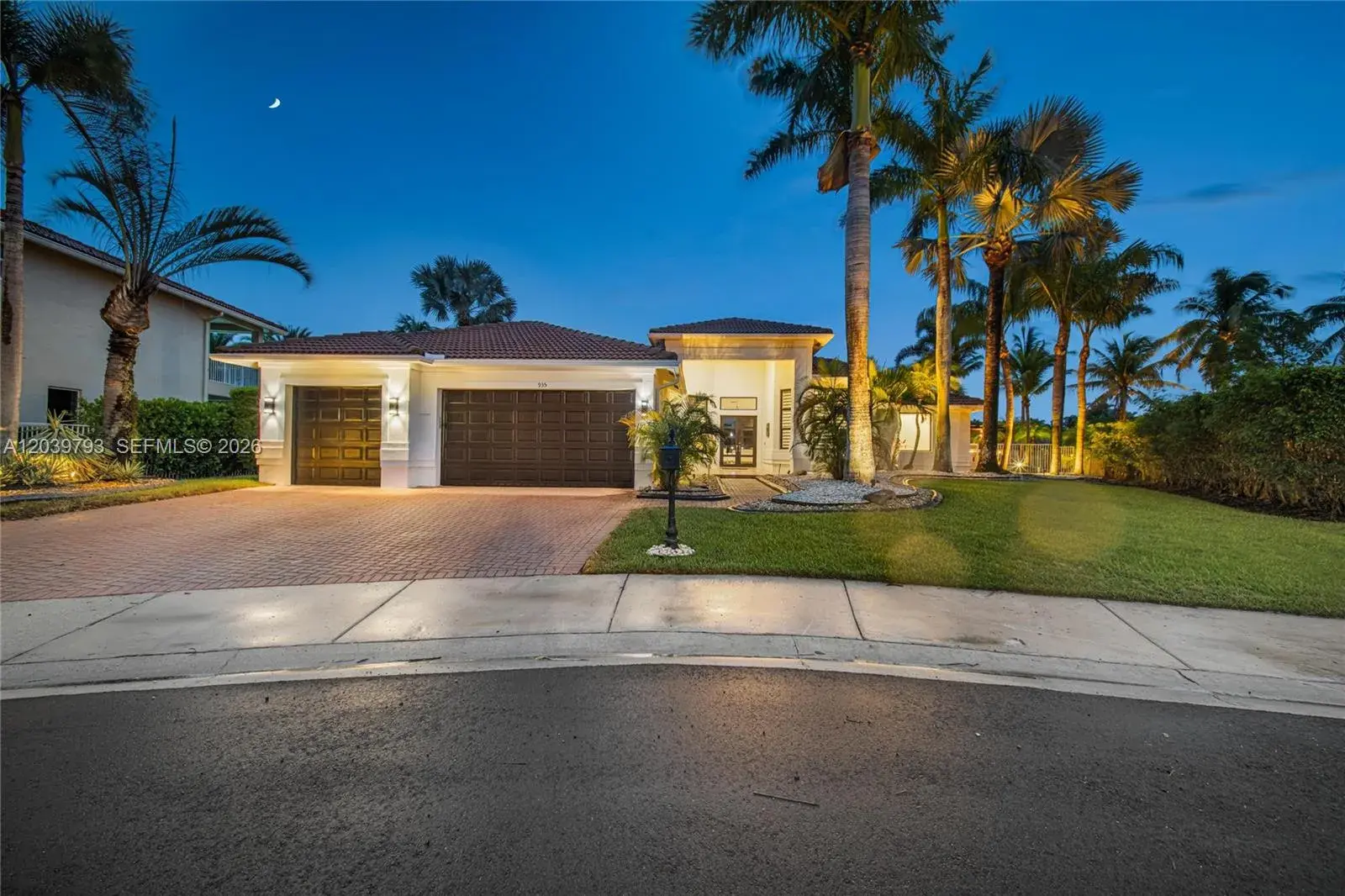 935 Gulfstream Ct, Weston FL 33327