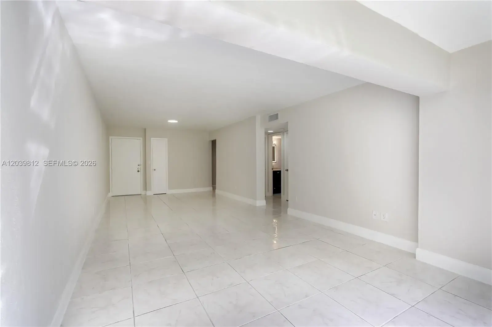 9180 Fontainebleau Blvd # 103, Miami FL 33172