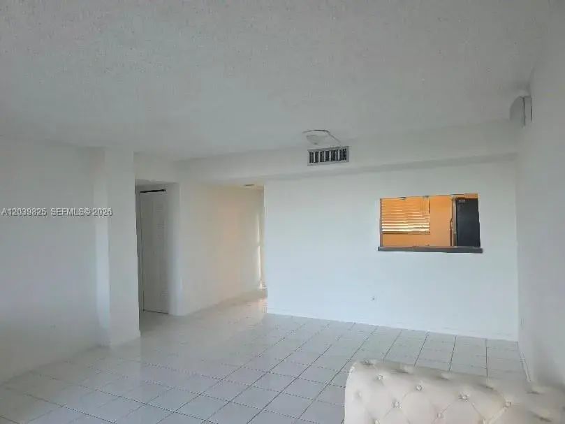 8635 NW 8th St # 423, Miami FL 33126