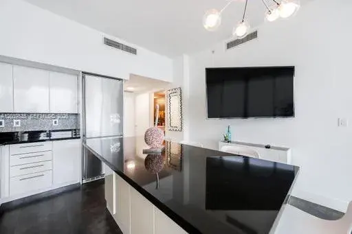 92 SW 3rd St # 5108, Miami FL 33130