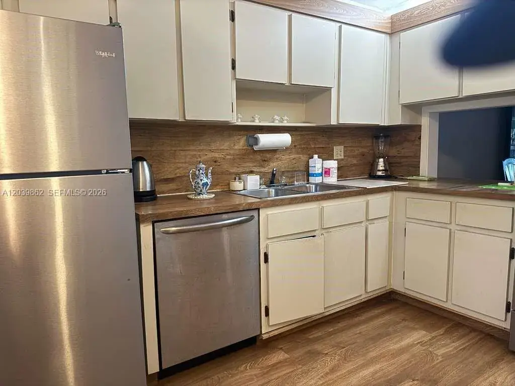 2 Briarwood Cir # 212, Hollywood FL 33024