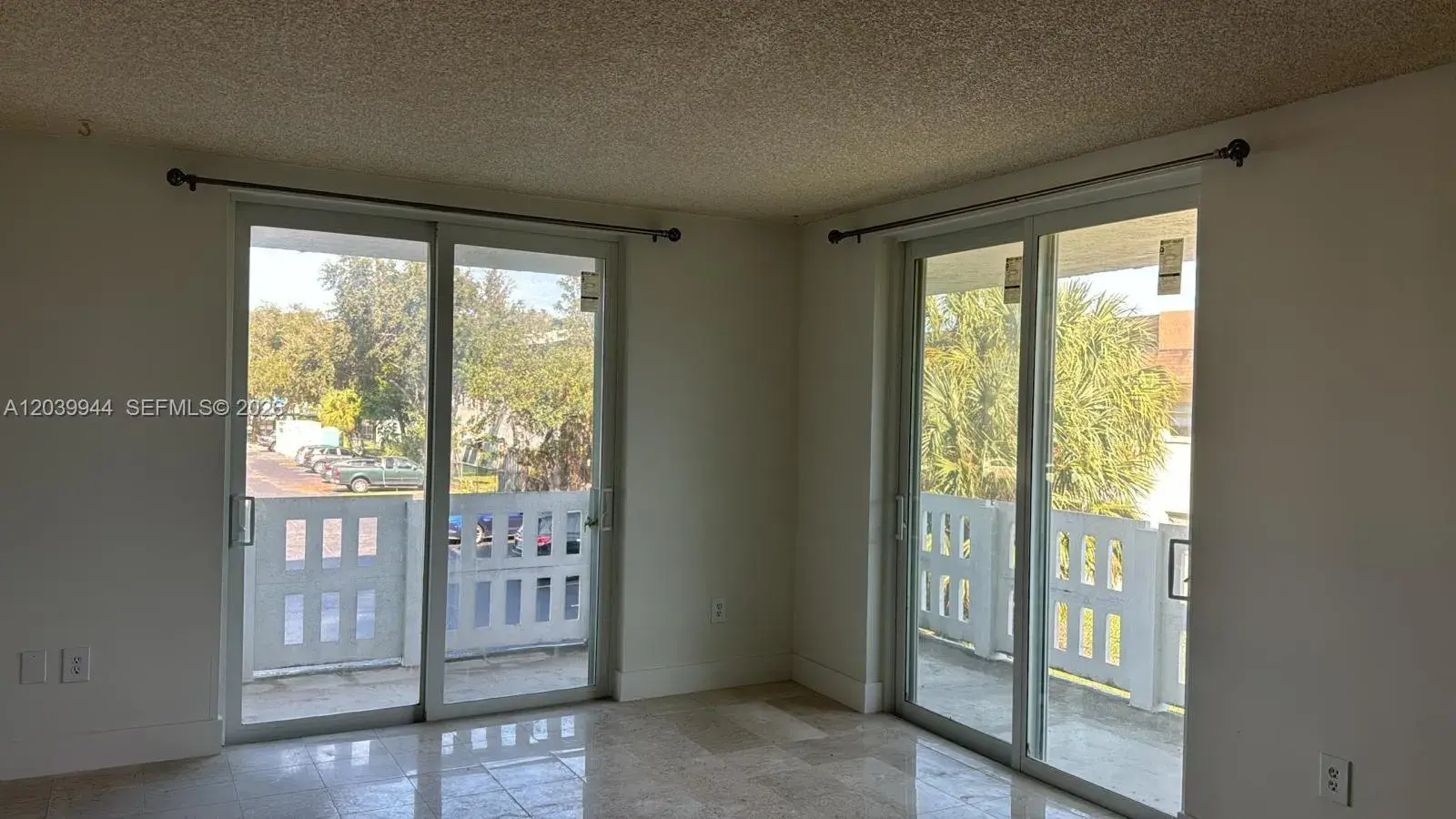 919 Hillcrest Dr # 201, Hollywood FL 33021