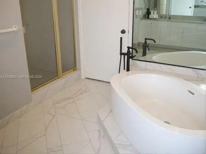 300 S Biscayne Blvd # 0, Miami FL 33131
