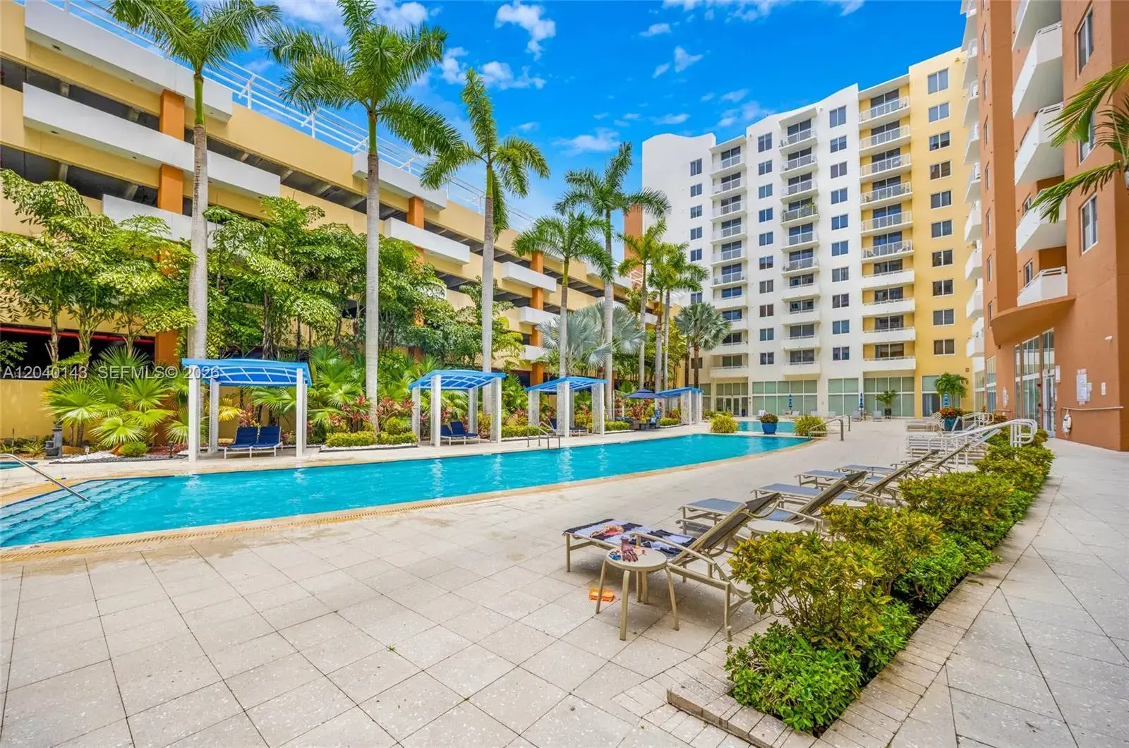3 bedroom 2 bath Residential for sale at 2775 NE 187th St # 318, Aventura FL 33180