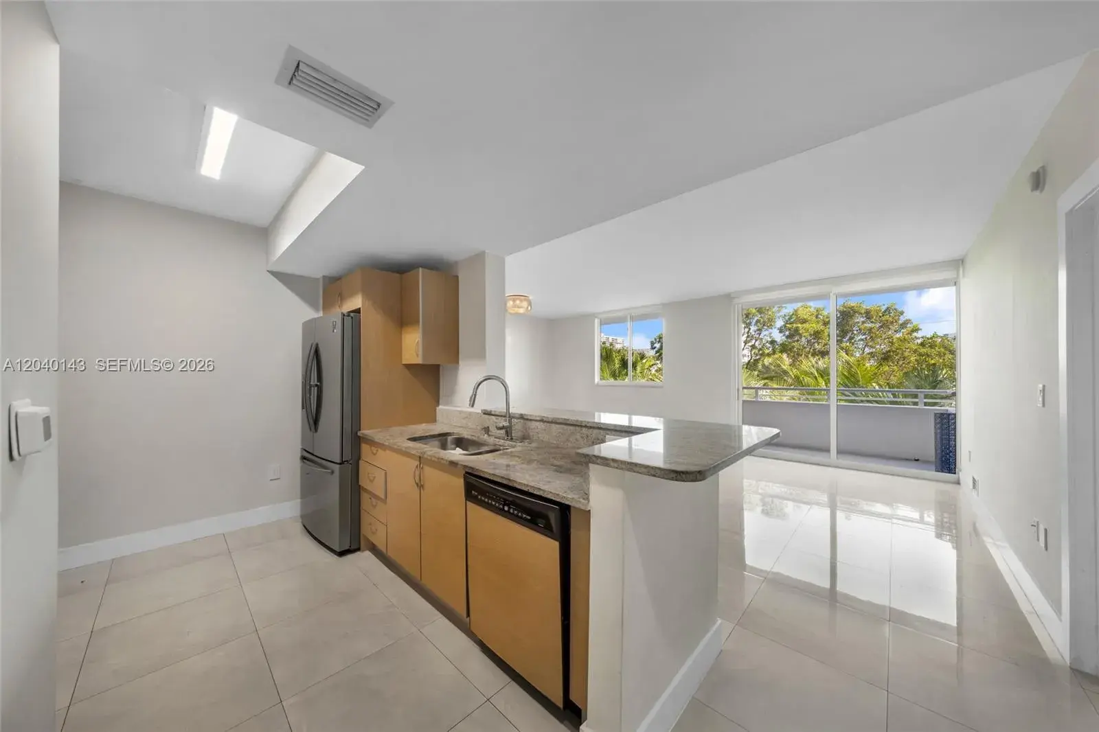 2775 NE 187th St # 318, Aventura FL 33180