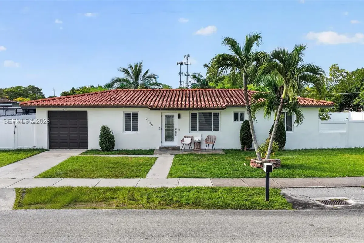 9535 SW 42nd St, Miami FL 33165