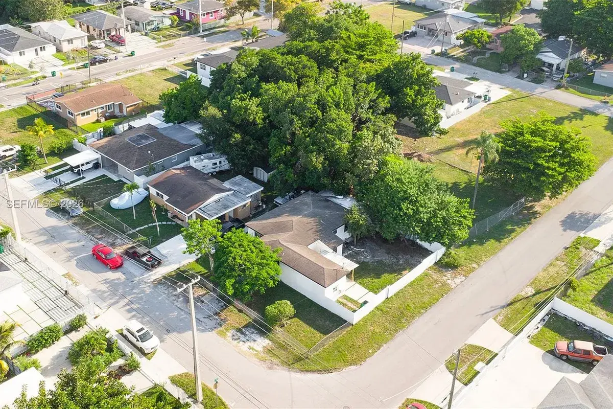 7190 NW 21st Ave, Miami FL 33147