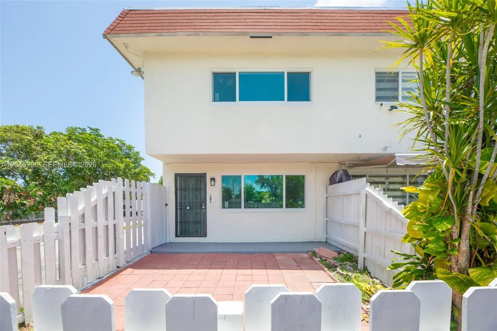 2 bedroom 1 bath Residential for sale at 1450 NE 151st St # 101, Miami FL 33162