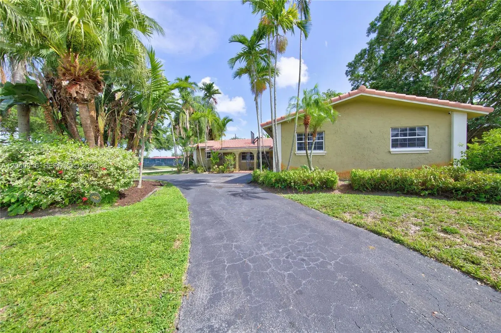 5300 Fillmore St, Hollywood FL 33021