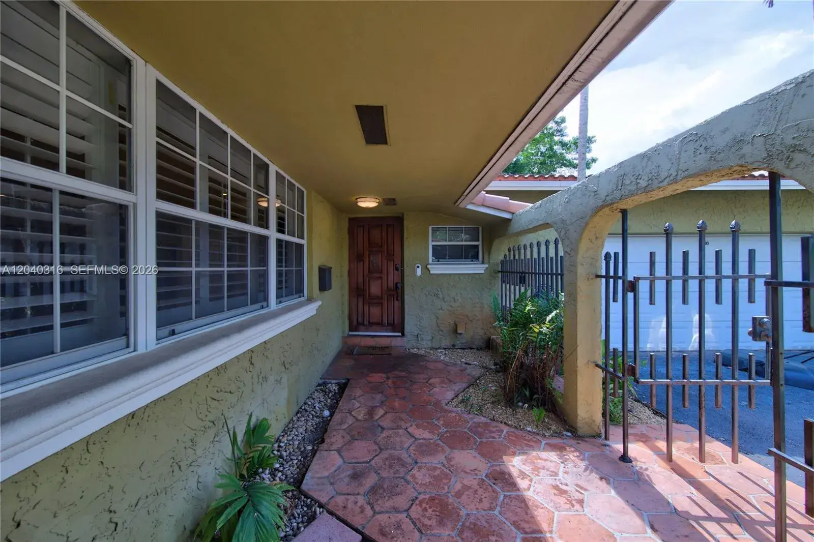 5300 Fillmore St, Hollywood FL 33021