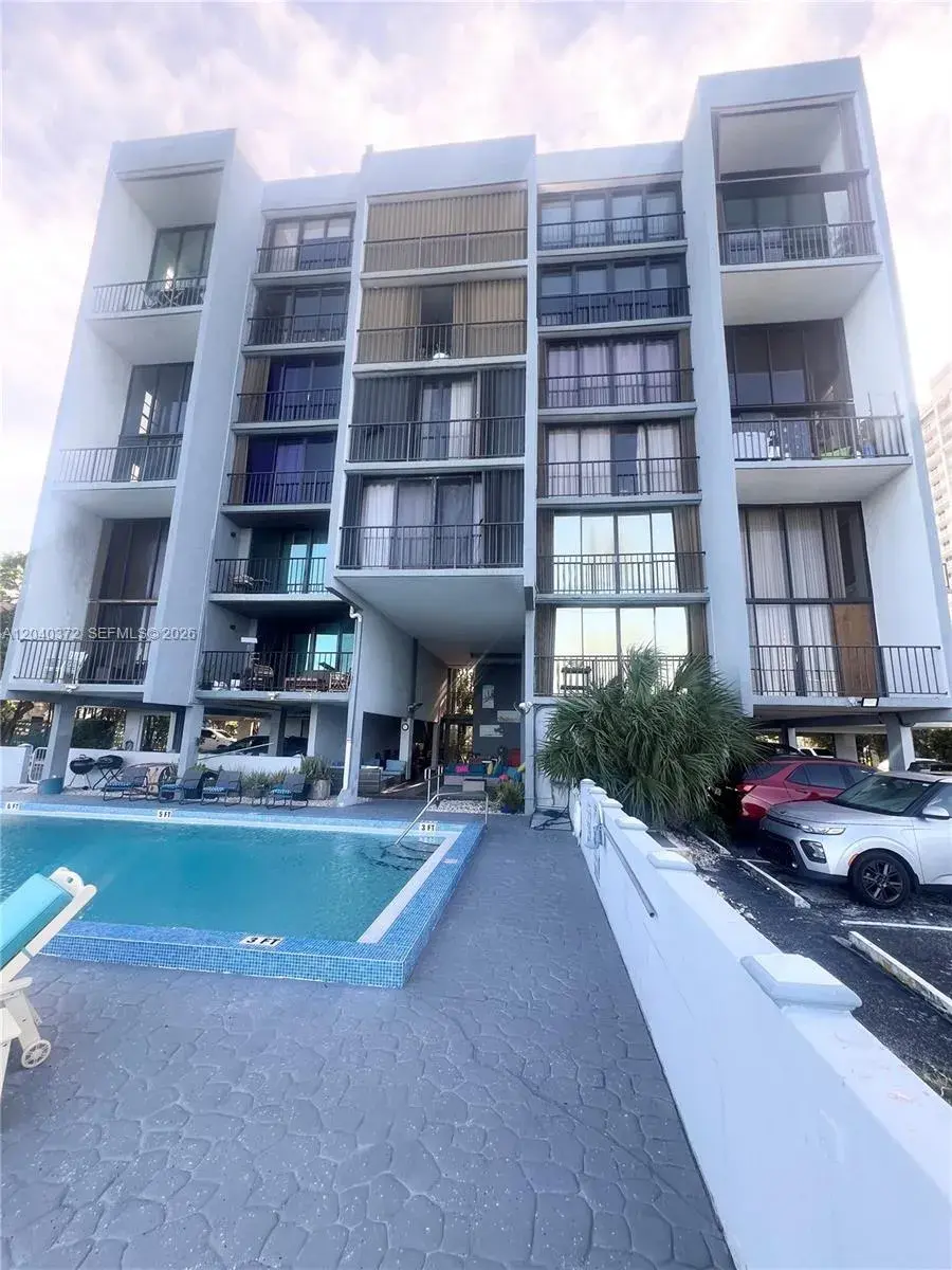 1 bedroom 1 bath Residential for sale at 7899 NE Bayshore Ct # 6A, Miami FL 33138