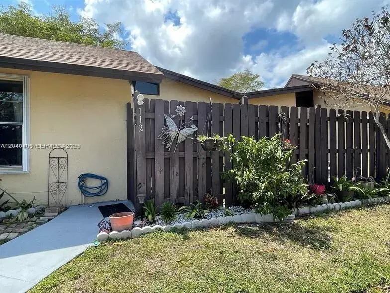 2 bedroom 2 bath Residential Lease for rent at 112 Fox Rd # 50, Hollywood FL 33024