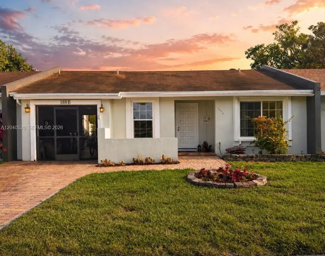 2 bedroom 2 bath for sale at 360 B Lakewood Cir E, Margate FL 33063