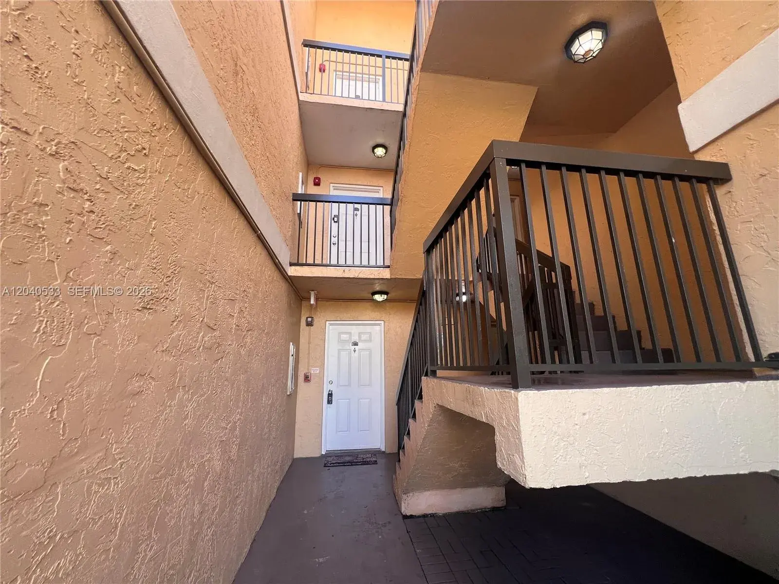 5661 Riverside Dr, Coral Springs FL 33067