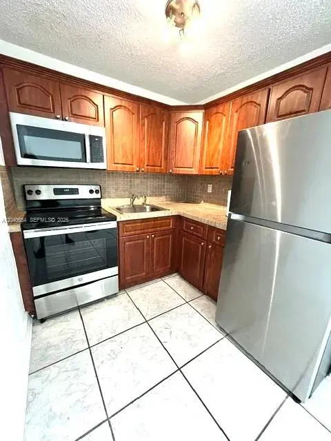444 SW 4th St # 404, Miami FL 33130