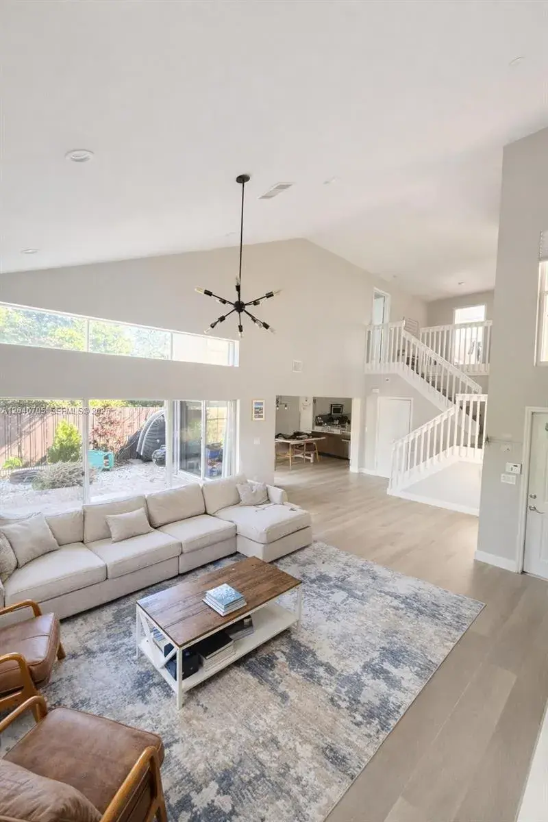 1125 Butternut Ln, Hollywood FL 33019