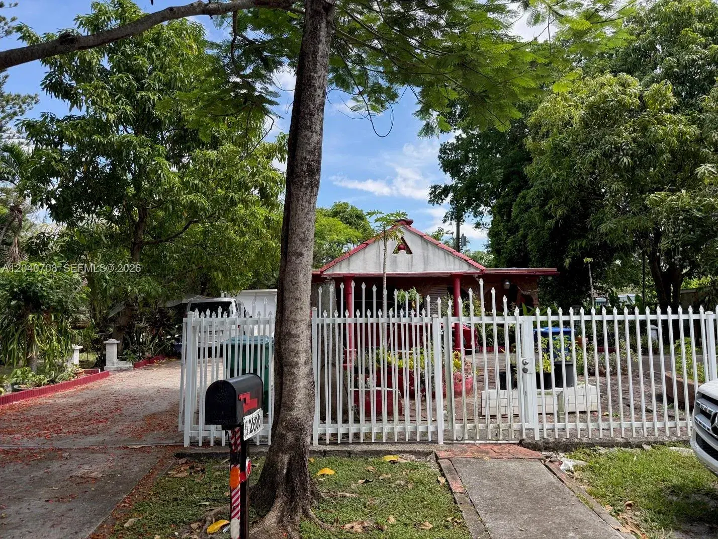 12600 Country Club Ln, Miami FL 33167
