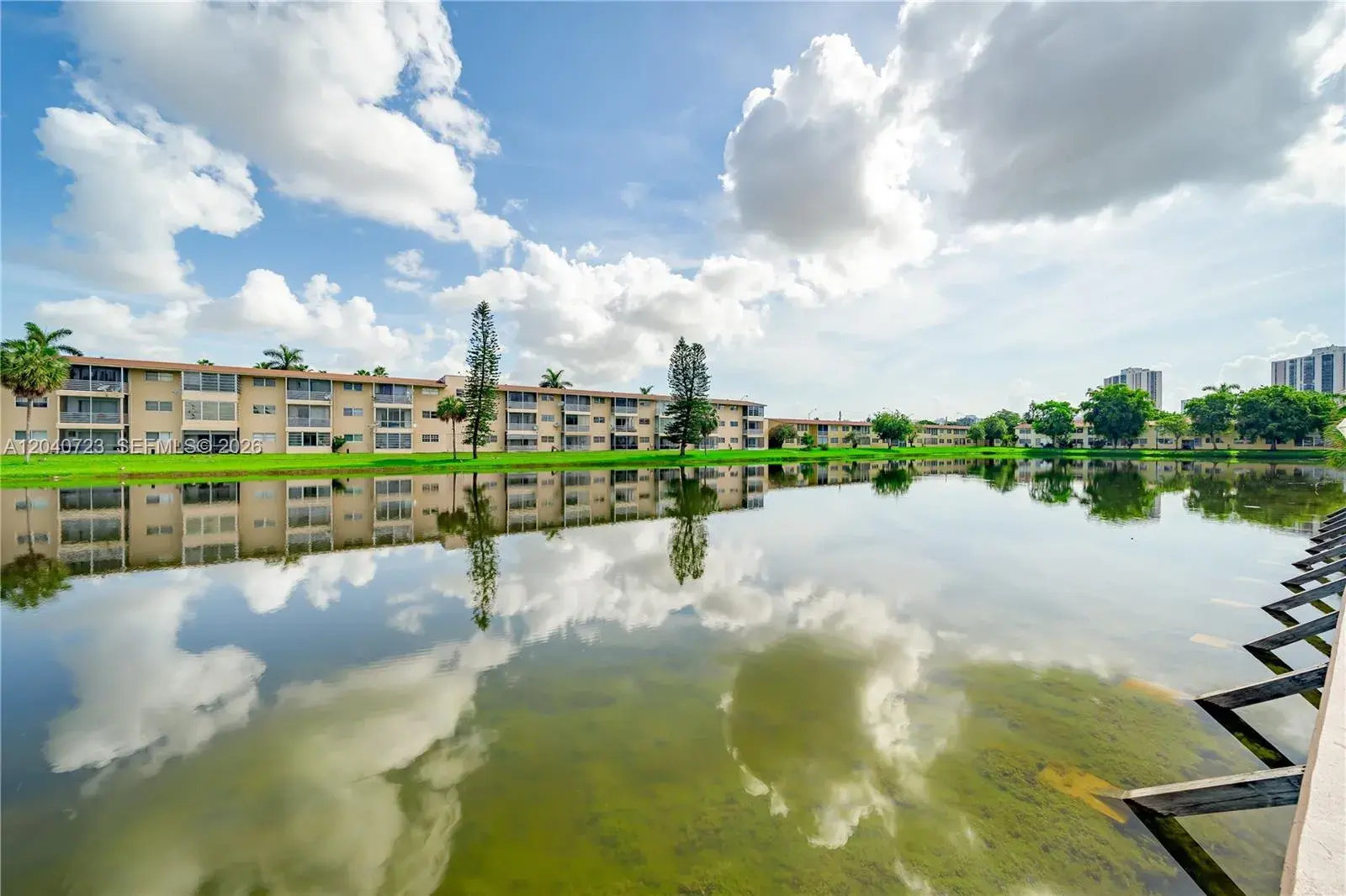 2880 NE 203rd St # 34B, Aventura FL 33180