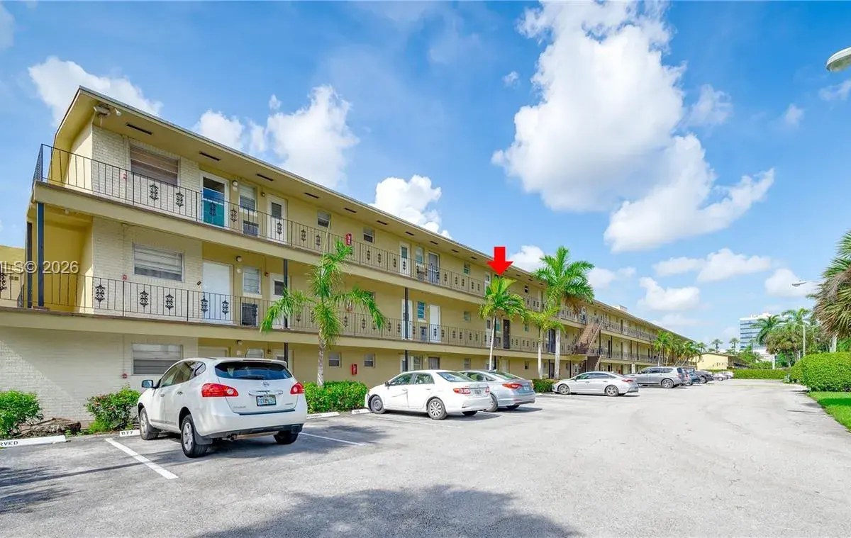 2880 NE 203rd St # 34B, Aventura FL 33180