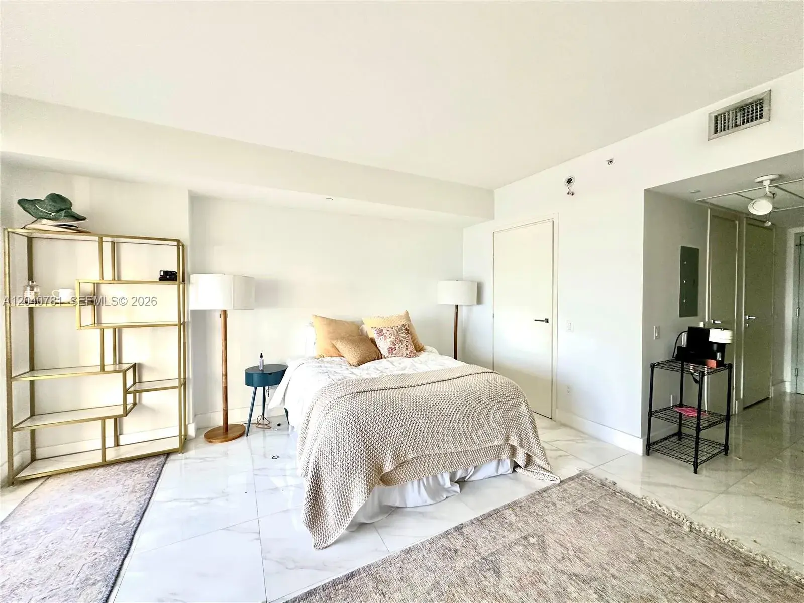 1300 Brickell Bay Dr # 2106, Miami FL 33131
