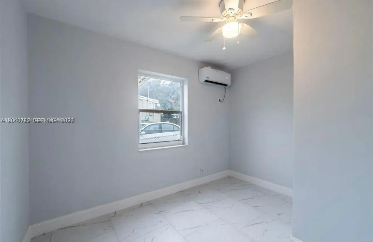 425 NW 14th Way, Fort Lauderdale FL 33311
