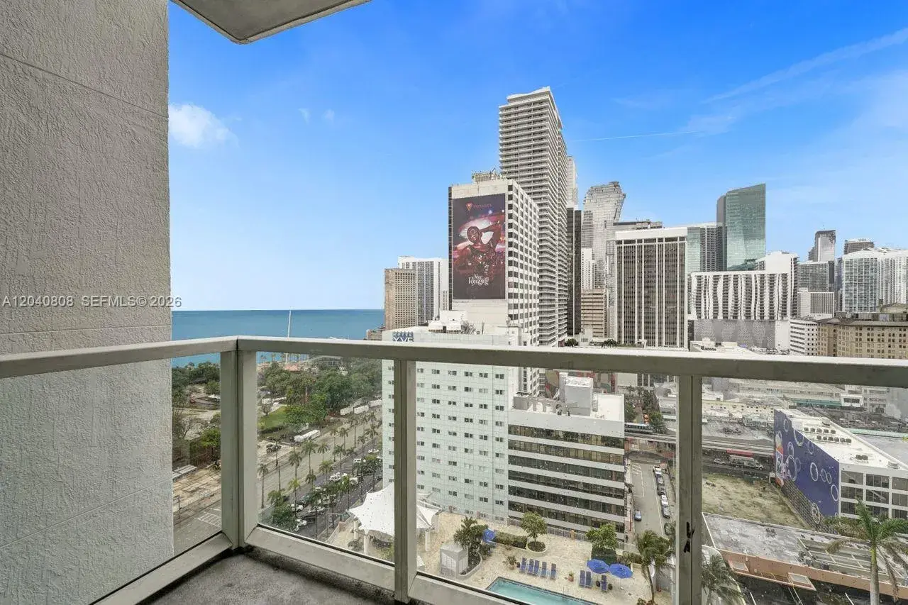244 Biscayne Blvd # 2005, Miami FL 33132