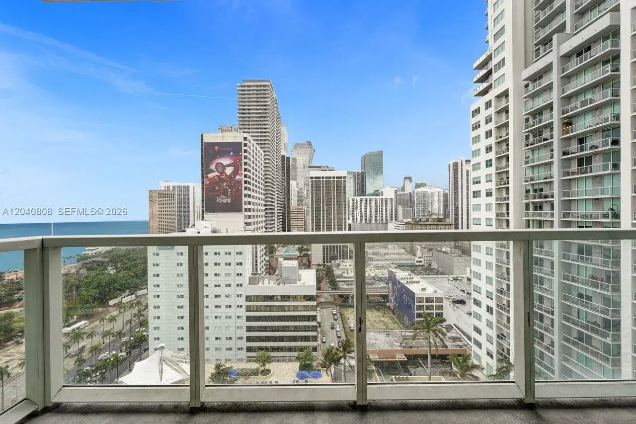 244 Biscayne Blvd # 2005, Miami FL 33132