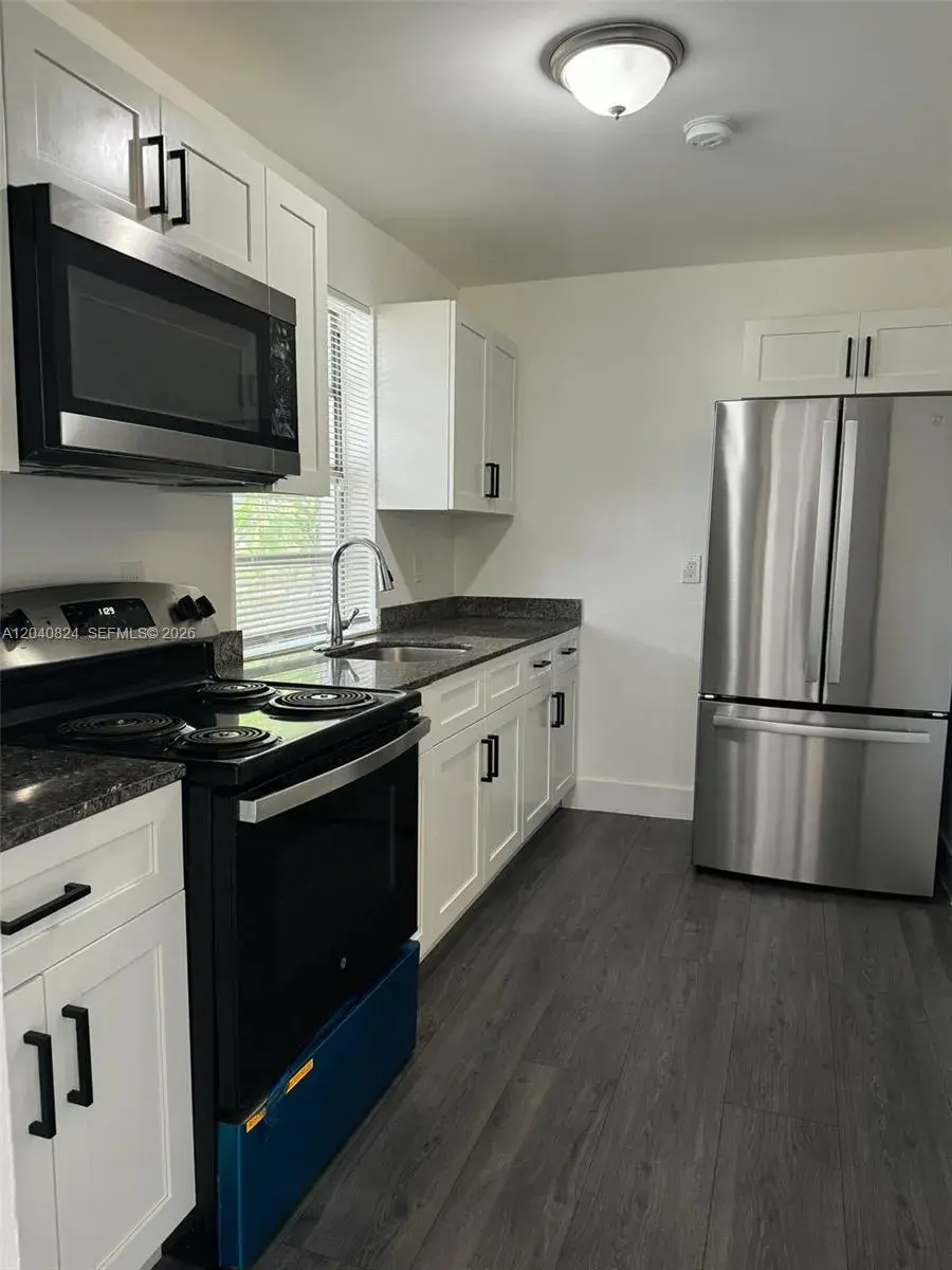 2 bedroom 1 bath Residential Lease for rent at 1842 Madison St # 2, Hollywood FL 33020