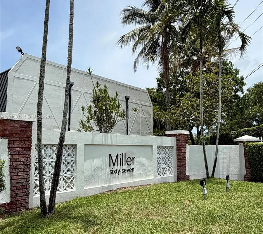 6667 Miller Dr # 15, South Miami FL 33155