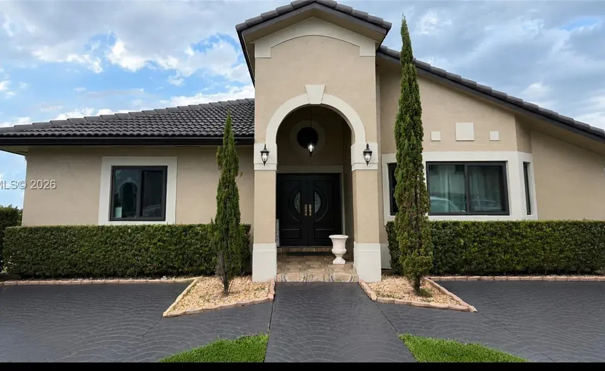 8741 NW 141st Ter, Miami Lakes FL 33018