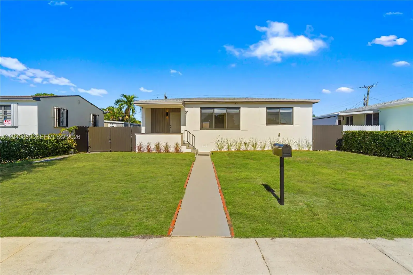 31 W 64th St, Hialeah FL 33012