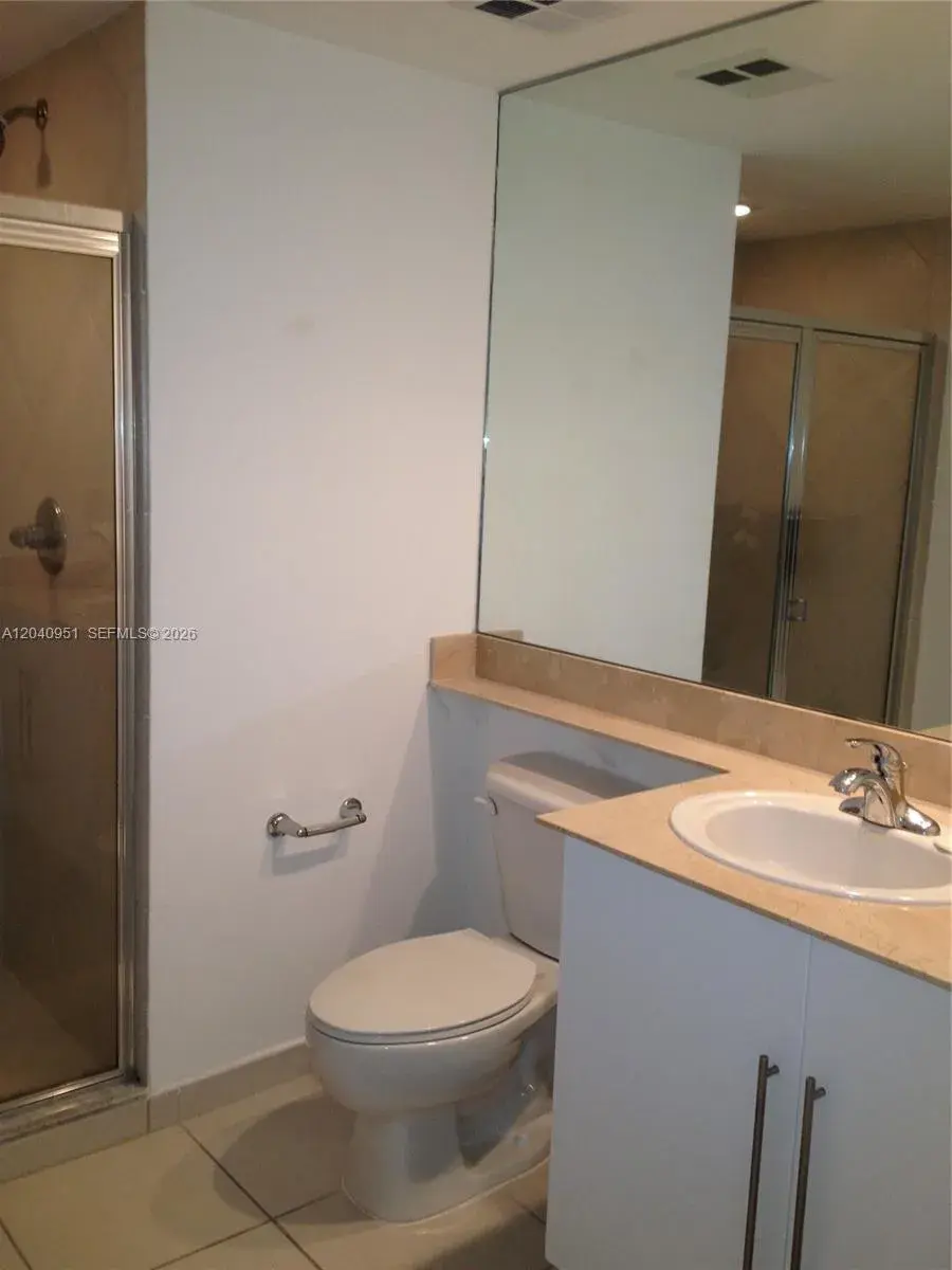 325 S Biscayne Blvd # 1414, Miami FL 33131