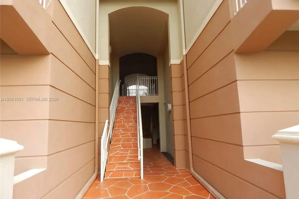 8826 W Flagler St # 203, Miami FL 33174