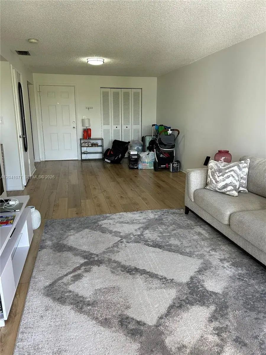 1975 Normandy Dr # 301, Miami Beach FL 33141