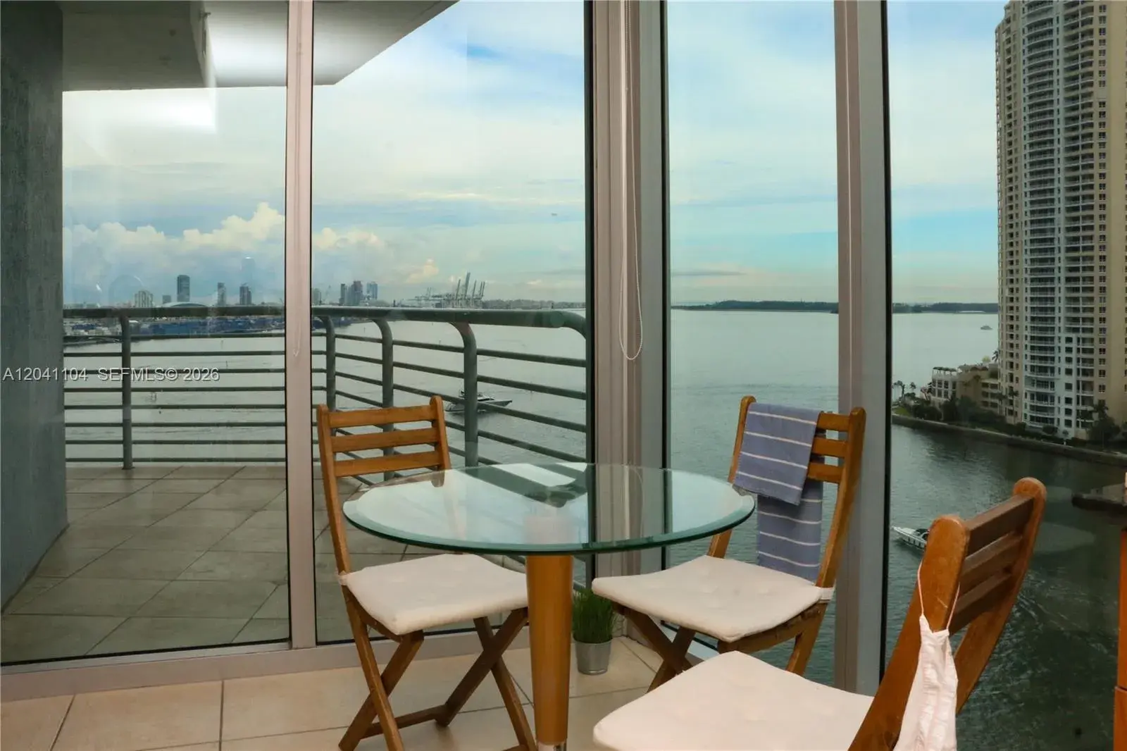 325 S Biscayne Blvd # 1523, Miami FL 33131