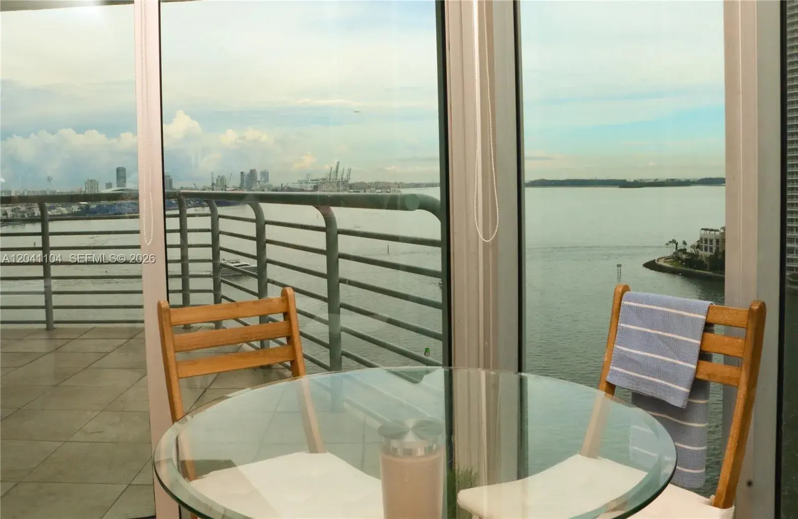 325 S Biscayne Blvd # 1523, Miami FL 33131
