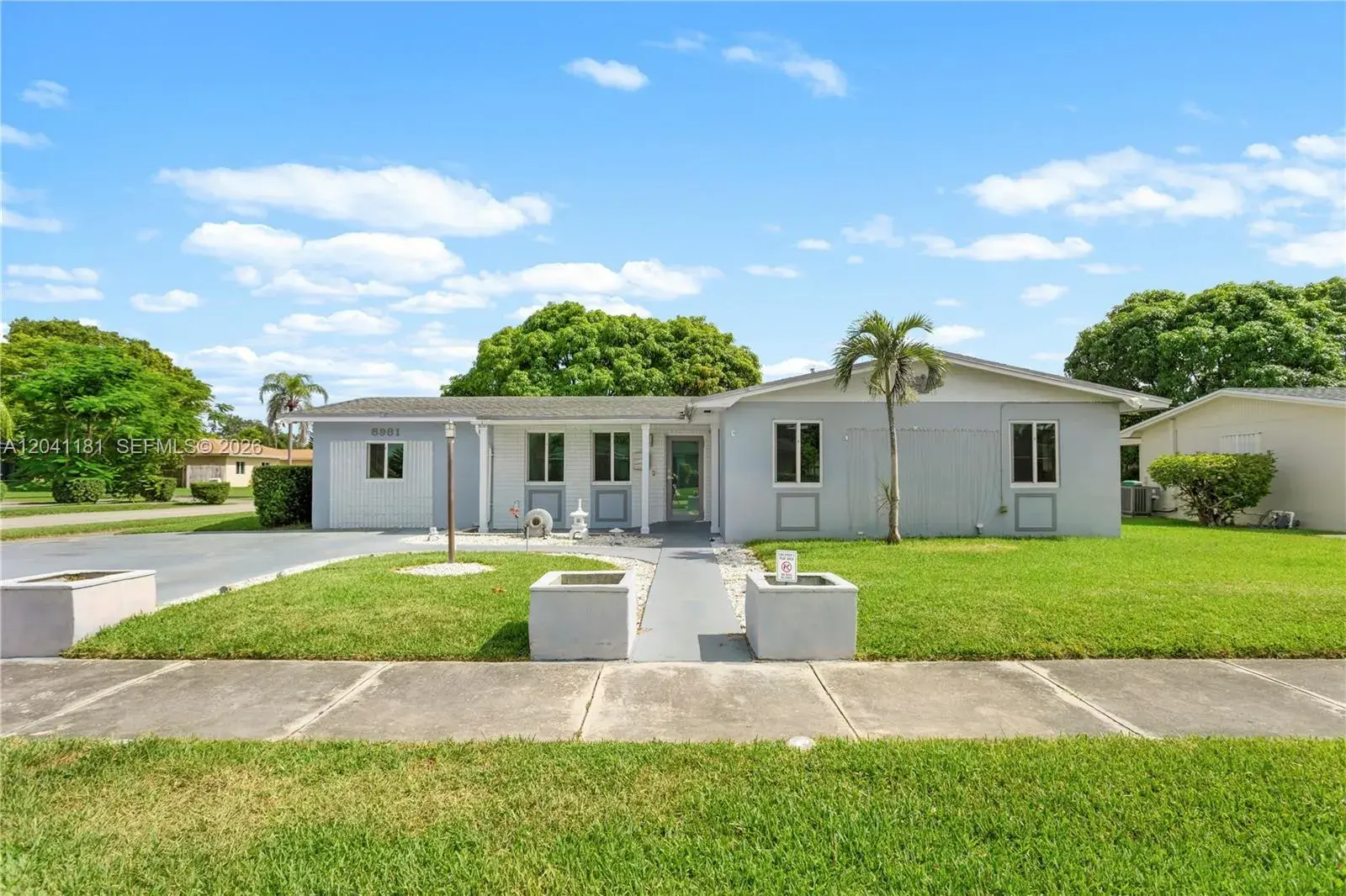 3 bedroom 2 bath for sale at 8981 SW 127th Ter, Miami FL 33176